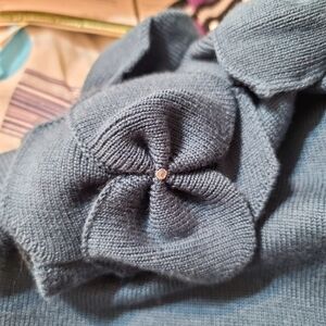 Blue Knit Flower Scarf